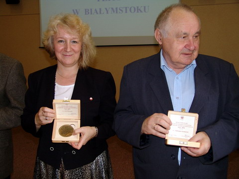 Ewa Krzonek otrzymała medal 90-lecia PZITS